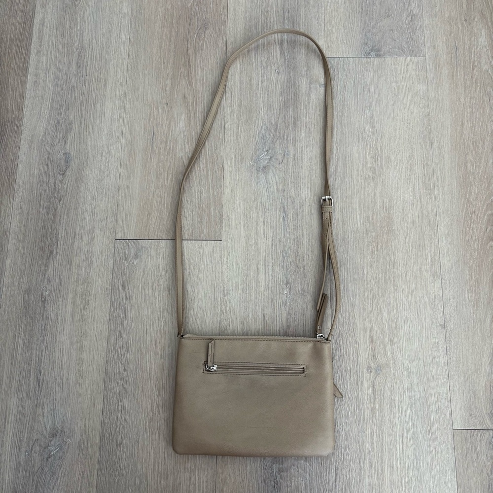 Roots Canada Crossbody Purse - Picture 2 of 11